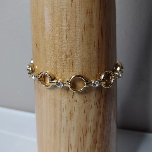 Pretty Gold Tone Avon Bracelet - Picture 1 of 9